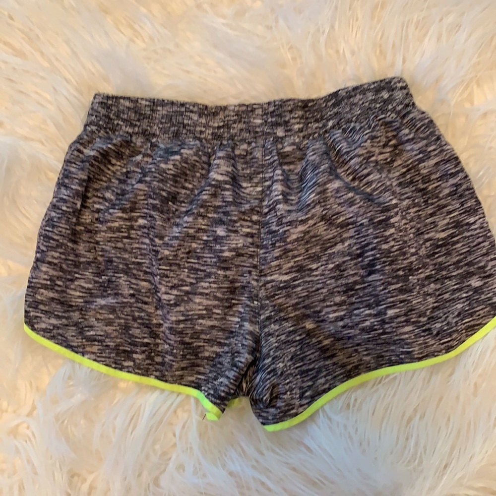 Shorts - Picture 2 of 4